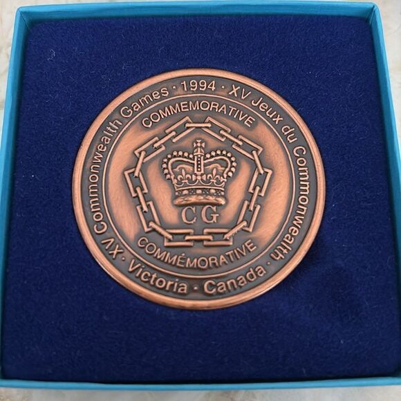 Vintage Birks XV Commonwealth Games, 1994 Victoria BC Commemorative Medal - Picture 3 of 10